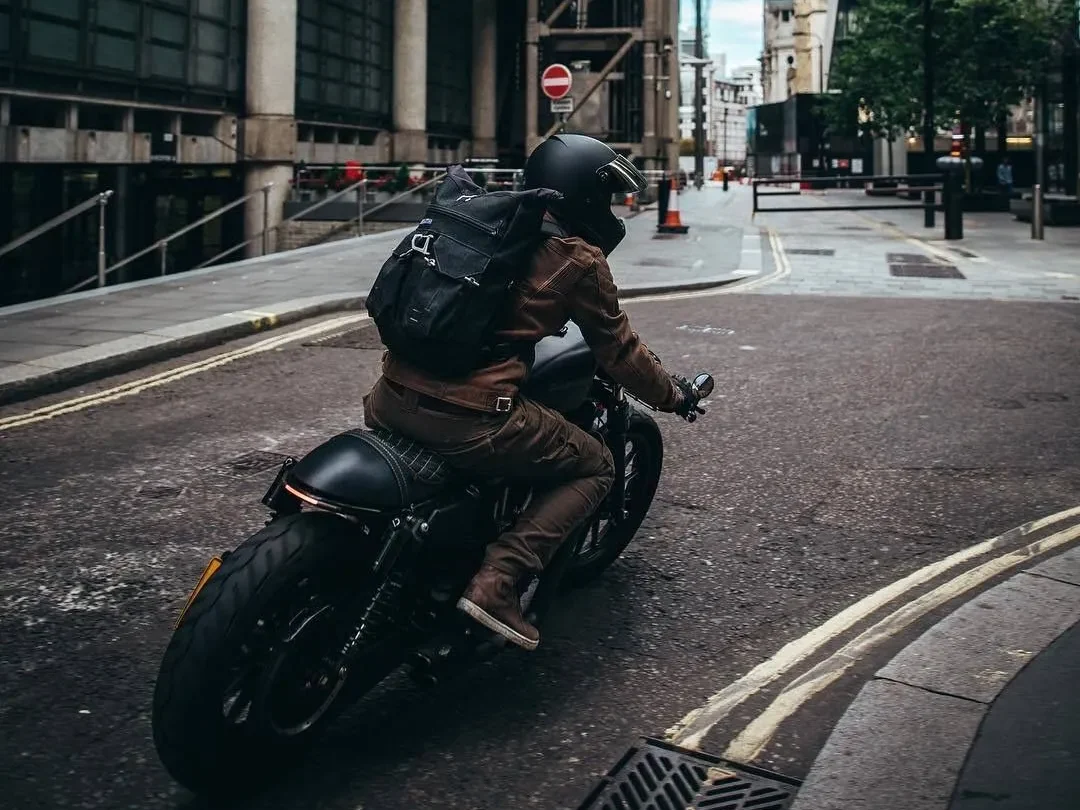 Cómo Elegir tu Primera Moto: Guía MotoTribe para Principiantes